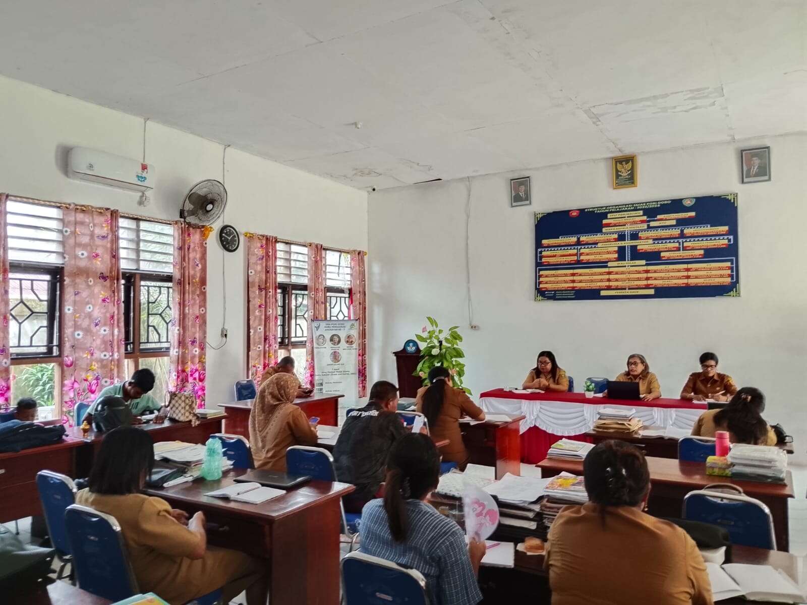 Rapat Bersama Kepala Sekolah Asesmen Sumatif Akhir Sekolah Tahun Ajaran 2025/2026